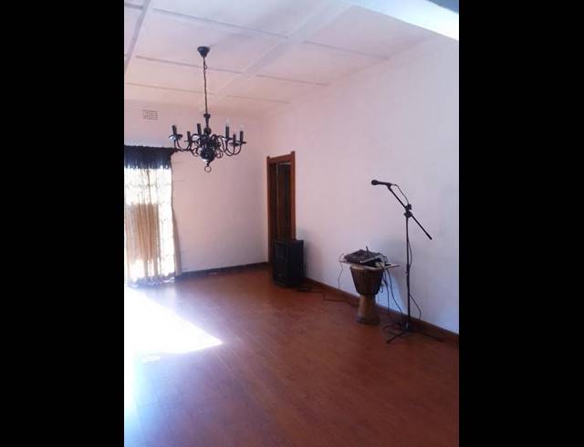 3 BEDROOM HOUSE FOR SALE IN BEZUIDENHOUT VALLEY